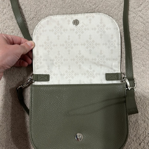 Thirty One Oh LaLa Olive Pebble Convertible Belt/Crossbody Bag, NWOT. - Picture 4 of 4